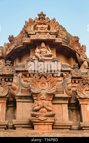 Gottheiten, Ornament der FassadeSri Krishna Tempel, Hampi, Indien Stockfoto