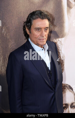 Ian McShane in der HBO 'Deadwood' Der Film Premiere. Gehalten an der den Cinerama Dome in Los Angeles, CA, 14. Mai 2019. Foto: Richard Chavez/PictureLux Stockfoto