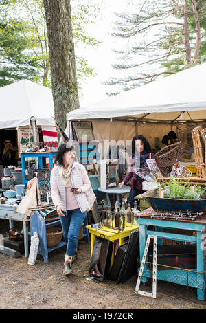 New York City, USA - May15, 2019: Brimfield Antique Market, Brimfield Massachusetts, USA. Stockfoto