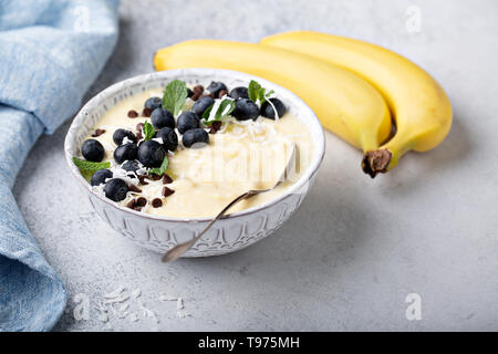 Banane schön Creme oder Smoothie Stockfoto