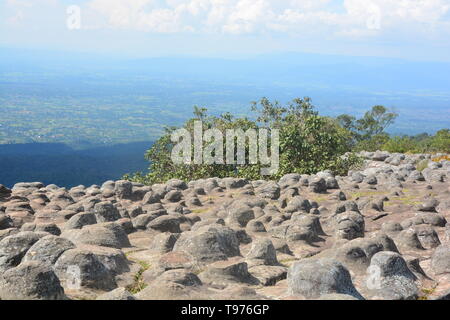 Lan hin Pum Pum [Knötchen Rock Feld] im Phu Hin Rong Kla Nationalparks in Thailand. Stockfoto