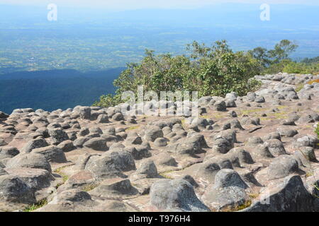 Lan hin Pum Pum [Knötchen Rock Feld] im Phu Hin Rong Kla Nationalparks in Thailand. Stockfoto