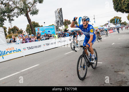 Amgen Tour von Kalifornien 2019. Radfahrer Kreuz Ziellinie in Morro Bay. Fabio Jakobsen, Jasper Philipsen, Peter Sagan, Morro Bay, CA, USA, 15. Mai 2019 Stockfoto