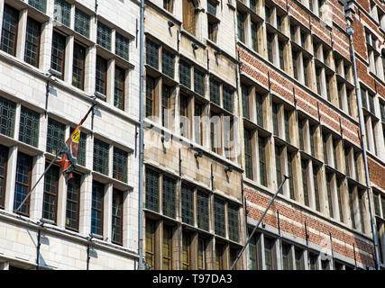 Guild Houses, Giebelhäuser, reich verzierten Fassaden, mit goldenen Figuren auf dem spitzen Giebeln, Grote Markt, in der Altstadt. Antwerpen, Flandern, Belgien, Euro Stockfoto