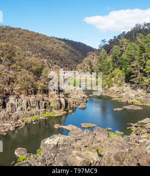 Cataract Gorge, im unteren Teil des South Esk River in Launceston, Tasmanien, Australien, ist eine der bedeutendsten touristischen Attraktionen der Region. Stockfoto