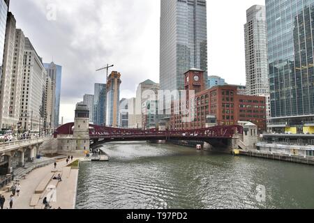 Blick auf den Chicago River entlang der Nordseite des Chicago Loop, Mittelwesten, USA Stockfoto