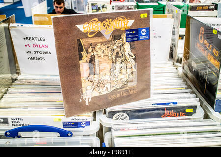 Corato, Polen, 10. Mai 2019 Aerosmith Vinyl Album auf Display für Verkauf, Vinyl, LP, Album, Rock, American Rock Band, Sammlung von Vinyls Stockfoto