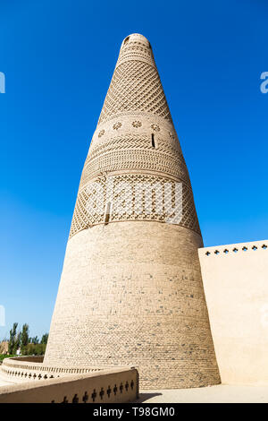 Emin Minarett, oder Sugong Tower, in Turpan, ist der größten antiken Islamischen Turm in Xinjiang, China. 1777 erbaut, seine graue Steine Form 15 verschiedenen Pa Stockfoto