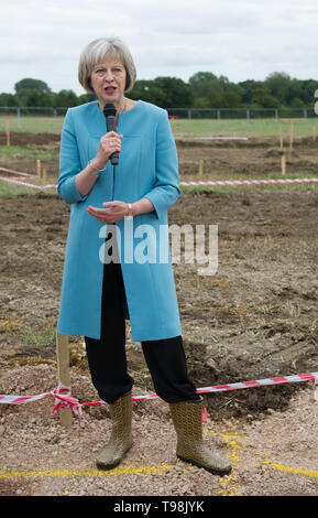 Maidenhead, Berkshire, Großbritannien. 23. September 2015. 70563 MP der Rt Hon Theresa kann an einer Zeremonie anlässlich der ersten br zu markieren Stockfoto