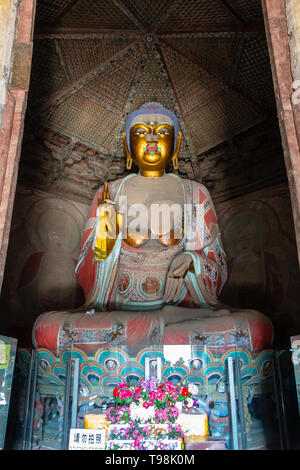 Aug 2014, Yingxian, China: Giant Buddha in den hölzernen Pagode von Yingxian, in der Nähe von Datong, Provinz Shanxi, China. Unesco-Weltkulturerbe, ist das Olde Stockfoto