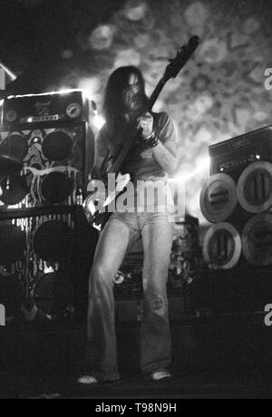 Amsterdam, Niederlande, 1972: Ian (Lemmy Kilmister) von Hawkwind in Paradiso, Amsterdam, Niederlande, 1972 (Foto von Gijsbert Hanekroot) Stockfoto