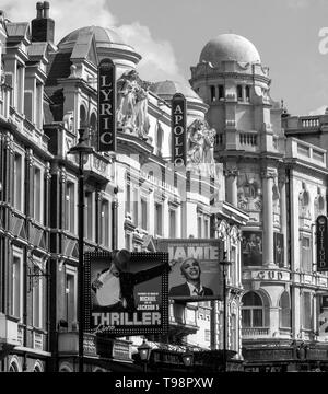 Blick nach Osten entlang der Shaftesbury Avenue, West End, London, England, UK-Übersicht klassische West End Theater, darunter Lyrik und Apollo. Stockfoto