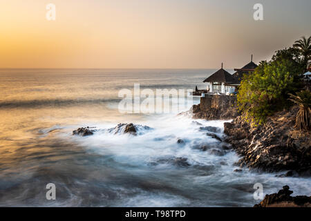 Sonnenuntergang mit langen Belichtungszeiten Teneriffa Kanarische Inseln Spanien Stockfoto