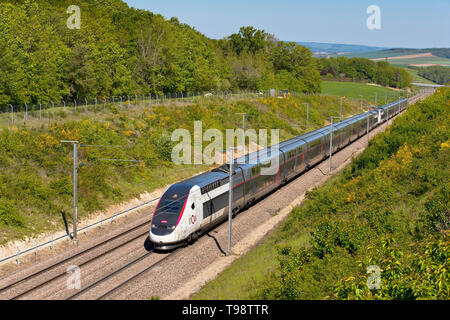 TGV Duplex inOui in Yonne, Burgund, Frankreich Stockfoto