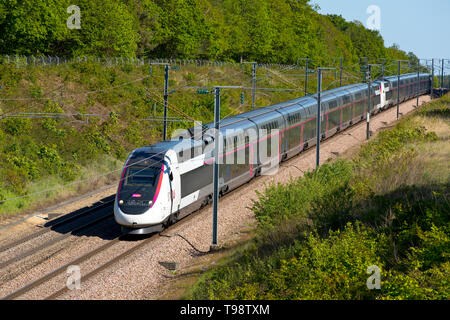 TGV Duplex inOui in Yonne, Burgund, Frankreich Stockfoto