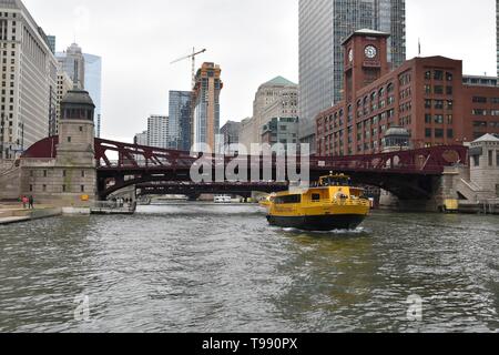 Blick auf den Chicago River entlang der Nordseite des Chicago Loop, Mittelwesten, USA Stockfoto