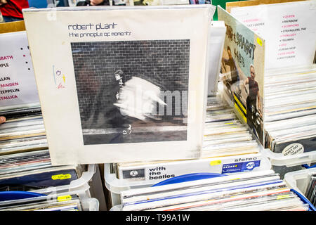 Corato, Polen, Mai 110, 2019 Robert Plant album auf Anzeige für Verkauf, Vinyl, LP, Album, Rock, englischer Sänger, Sammlung von Vinyls Stockfoto