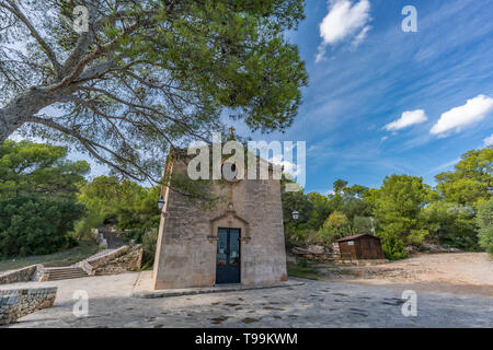 Mallorca, Spanien - 30. Oktober 2018: Capilla de San Alonso Rodríguez​. Eine kleine Kapelle, die dem hl. Alonso Rodriguez gewidmet, von 1879 - 1885 Stockfoto