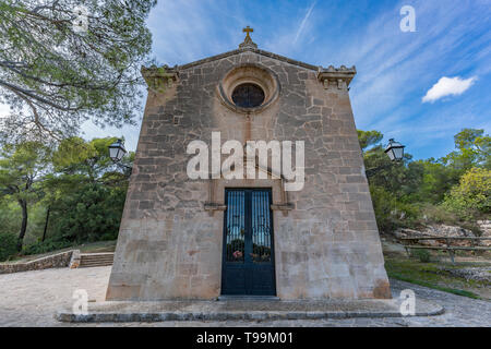 Mallorca, Spanien - 30. Oktober 2018: Capilla de San Alonso Rodríguez​. Eine kleine Kapelle, die dem hl. Alonso Rodriguez gewidmet, von 1879 - 1885 Stockfoto