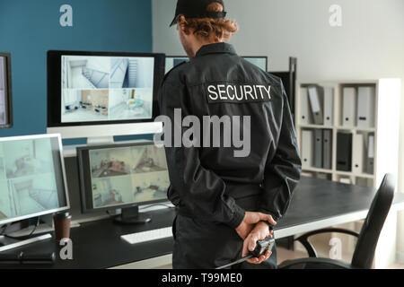 Sicherheit Schutz Überwachung moderne CCTV-Kameras in der Überwachung Zimmer Stockfoto