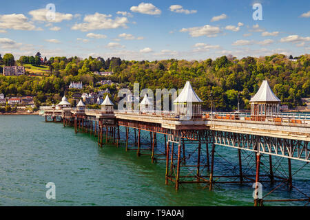 Garth Pier in Bangor, North Wales, auf der Suche nach Anglesey. Stockfoto