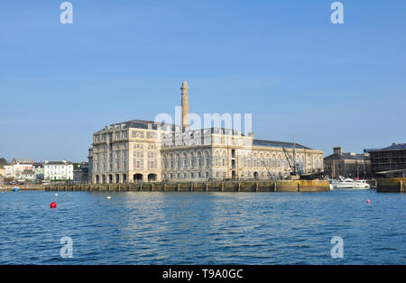 Renoviertes Gebäude, Royal William Yard, Plymouth, Devon, England, Großbritannien Stockfoto