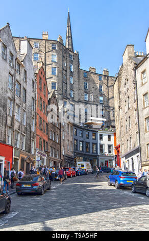 Bunte Victoria Street in Edinburgh, Schottland Stockfoto