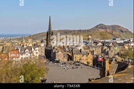 Blick auf die Esplanade und die Nabe in Edinburgh, Schottland Stockfoto