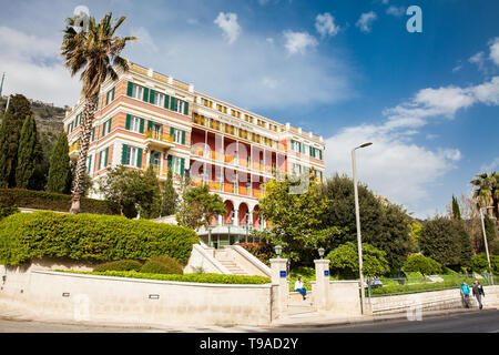 DUBROVNIK, KROATIEN - April 2018: Grand Hotel Hilton Imperial Dubrovnik in einem schönen Frühlingstag Stockfoto