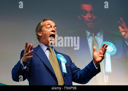 Edinburgh, Schottland, Großbritannien. 17 Mai, 2019. Nigel Farage in Edinburgh für eine Rallye mit europäischen Kandidaten des Brexit Partei. Gehalten an der Corn Exchange in der Stadt. Credit: Iain Masterton/Alamy leben Nachrichten Stockfoto