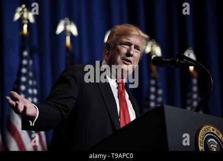 Präsidenten der Vereinigten Staaten Donald J. Trumpf spricht an der Nationalen Vereinigung der Immobilienmakler gesetzgebenden Versammlungen und Expo, 17. Mai 2019 im Marriott Wardman Park Hotel in Washington, DC. Credit: Olivier Douliery/Pool über CNP | Verwendung weltweit Stockfoto