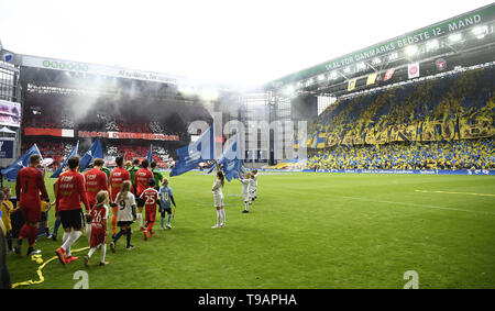 Kopenhagen, Dänemark. 17 Mai, 2019. FC Midtjylland gewinnen die Fußball WM-Finale nach längerer Zeit und Elfmeterschießen gegen Brøndby wenn Telia Parken, Kopenhagen, Dänemark. Credit: Lars Moeller/ZUMA Draht/Alamy leben Nachrichten Stockfoto