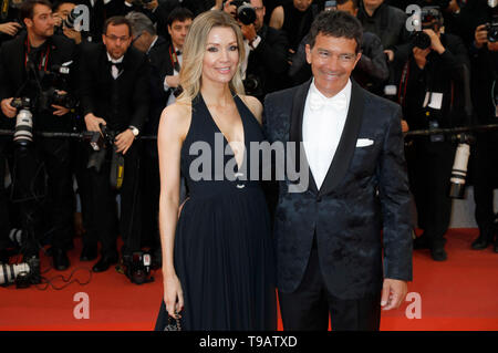 Cannes, Frankreich. 17 Mai, 2019. Nicole Kimpel und Antonio Banderas die Teilnahme an der "Schmerz und Herrlichkeit/Dolor y Gloria/Leid und als 'Premiere während der 72Nd Cannes Film Festival im Palais des Festivals am 17. Mai 2019 in Cannes, Frankreich Quelle: Geisler-Fotopress GmbH/Alamy leben Nachrichten Stockfoto