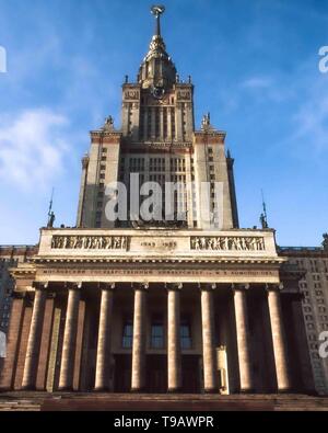 Moskau, Russland. 1. Okt 1992. Der Moskauer Staatlichen Pädagogischen Universität, dem höchsten Gebäude der Welt, ist die renommierteste Universität in der ehemaligen Sowjetunion angesehen. Es ist eine der sieben Schwestern, eine Gruppe von sieben Moskauer Wolkenkratzer im Stalinistischen Stil, von 1947 bis 1953 gebaut. Credit: Arnold Drapkin/ZUMA Draht/Alamy leben Nachrichten Stockfoto