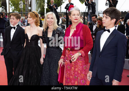 Cannes, Frankreich. 17 Mai, 2019. Kit Connor, Emily Beecham, Direktor Jessica Hausner, Kerry Fox und Phenix Brossard die Teilnahme an der "Little Joe" Premiere während der 72Nd Cannes Film Festival im Palais des Festivals am 17. Mai 2019 in Cannes, Frankreich | Verwendung der weltweiten Kredit: dpa/Alamy leben Nachrichten Stockfoto