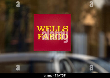 Los Angeles, CA, USA. 7 Feb, 2019. Ein Logo von Wells Fargo Bank in Los Angeles, Kalifornien. Credit: Ronen Tivony/SOPA Images/ZUMA Draht/Alamy leben Nachrichten Stockfoto