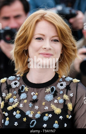 Cannes, Frankreich. 18 Mai, 2019. Emily Beecham stellt bei einem Fotoshooting für Little Joe am Samstag, den 18. Mai 2019 auf dem 72. Festival de Cannes, Palais des Festivals, Cannes. Im Bild: Emily Beecham. Bild von der Credit: Julie Edwards/Alamy leben Nachrichten Stockfoto