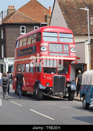 Faversham, Kent, Großbritannien. Mai 2019. 25. Faversham Transport Weekend: Der erste Tag dieses jährlichen Verkehrsfestes zeigt eine Reihe von Oldtimer- und Verkehrsbetrieben. Ein roter Doppeldeckerbus AEC REGENT III von 1951. Kredit: James Bell/Alamy Live News Stockfoto