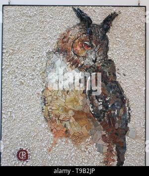 Peking, China. 18 Mai, 2019. Foto mit einem Handy aufgenommen zeigt ein Kunstwerk von einem behinderten Studenten in die kunst-Galerie von China Nationale Akademie der Malerei in Peking, der Hauptstadt von China, 18. Mai 2019. Credit: Li Bin/Xinhua/Alamy leben Nachrichten Stockfoto