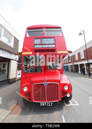 Faversham, Kent, Großbritannien. 18 Mai, 2019. 25 Faversham Transport Wochenende: Der erste Tag von diesem jährlichen Transport Festival zeigen Gehäuse eine Reihe von Vintage Busse und gewerblichen Verkehr. Credit: James Bell/Alamy leben Nachrichten Stockfoto