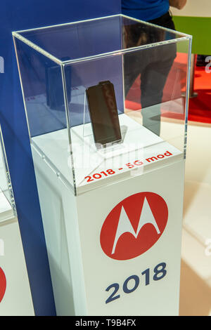 Motorola DynaTAC, StarTAC, Razr, Moto G, Moto Z, 5G-Mod-Smartphone im Ausstellungsraum des Motorola Exhibition Pavilion, Stand auf der Global Innovations Show IFA 2018 Stockfoto