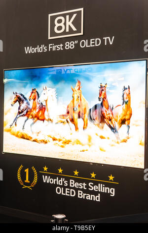 Berlin, Deutschland, 31. August 2018, LG 8 k 88' Smart OLED-Premium-TV auf Anzeige, bei LG Ausstellung showroom, stand auf der IFA 2018 Globale Innovationen zeigen, Stockfoto