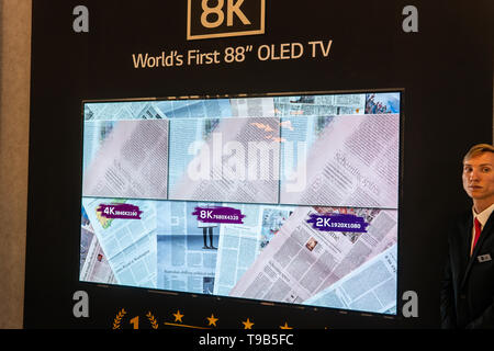 Berlin, Deutschland, 31. August 2018, LG 8 k 88' Smart OLED-Premium-TV auf Anzeige, bei LG Ausstellung showroom, stand auf der IFA 2018 Globale Innovationen zeigen, Stockfoto