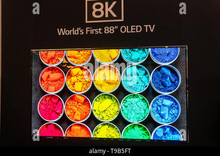 Berlin, Deutschland, 31. August 2018, LG 8 k 88' Smart OLED-Premium-TV auf Anzeige, bei LG Ausstellung showroom, stand auf der IFA 2018 Globale Innovationen zeigen, Stockfoto