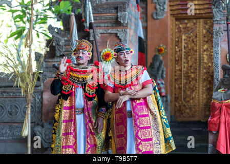 Denpasar, Indonesien - 30. März 2019: Zeichen in Barong Tanz Performance, balinesischen traditionellen Tanz. Stockfoto