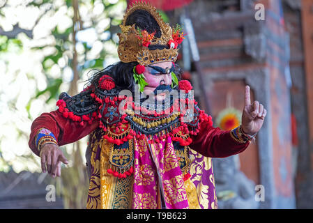 Denpasar, Indonesien - 30. März 2019: Zeichen in Barong Tanz Performance, balinesischen traditionellen Tanz. Stockfoto