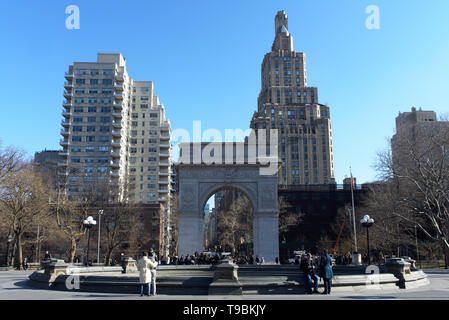 Landschaft am Washington Square und Central Brunnen in Manhattan, New York City Stockfoto