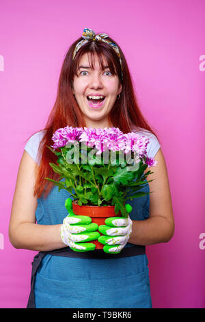 Foto, fröhliche Frau mit Chrysanthemen Stockfoto