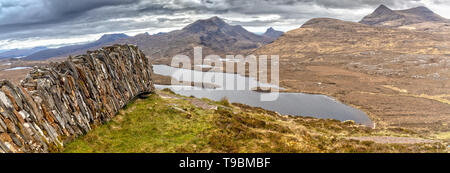 Panorama der Knochan Crag Trail in der North West Highlands in der Nähe von Ullapool Stockfoto