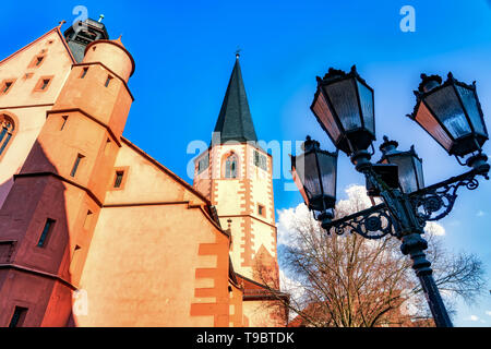 Die Stadt Kirche, die zwischen 1461 und 1537 erbaut und ist ein Wahrzeichen in Michelstadt Stockfoto